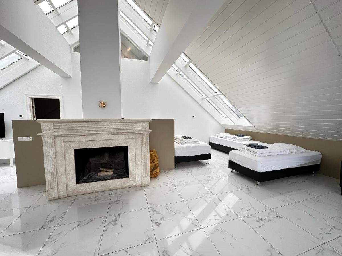 Big Villa Centrally Located In Reykjavik Exterior photo